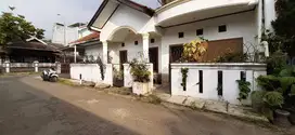 Rumah Strategis di Antapani dekat Lucky Square Jalan Jakarta Strategis