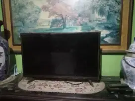 TV 32 INCH SECOND