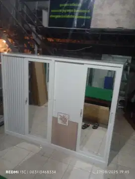 Lemari pakaian modern anti rayap