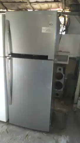 Jual kulkas 2 pintu jumbo merk LG msh ori an normal semua