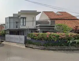 Rumah Bagus Dekat Ke Pusat Kota di Ciateul Sayap BKR Moch Toha.