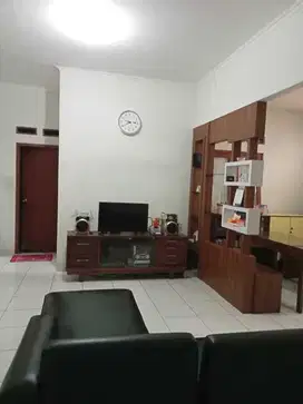 Rumah Komplek Pharmindo Aman Nyaman Lingkungan Tenang