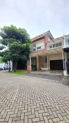 Rumah 2 Lantai Siap Huni Area Premium Harga Menarik Di Sektor 7. 16729
