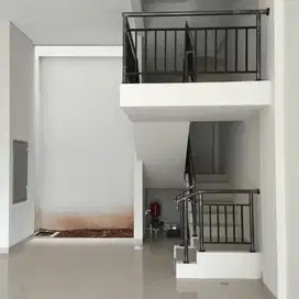 Ruko Lokasi Dipinggir Jalan Di The Walk Jakarta Garden City R1297