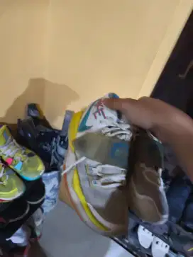 Sepatu basket Kyrie 6