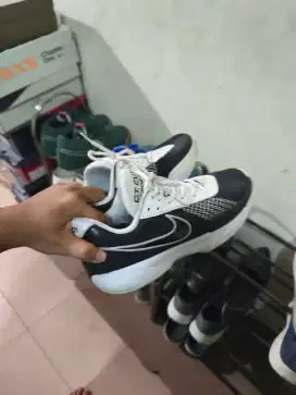 Sepatu Gt cut academy