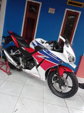 Honda CBR 150R mulus