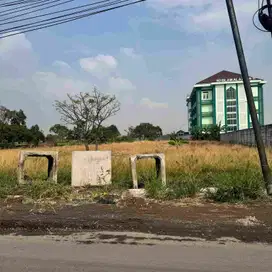 Raya Made Alas Malang Sambikerep samping sekolah Al Azar