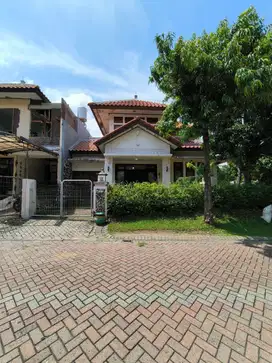 RUMAH 2 LANTAI DI GRAHA FAMILI STRATEGIS