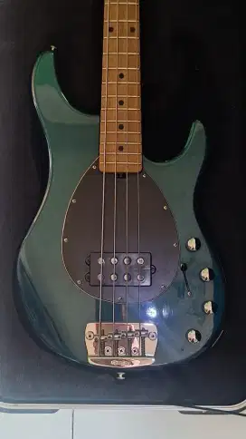 Bass Ernie Ball Musicman Sterling USA 1997 - With Hardcase Original