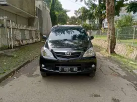Toyota Avanza e mt 2011 hitam full ori