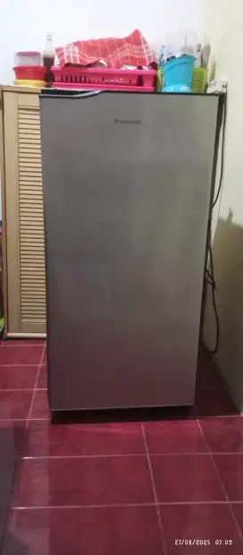 Kulkas Polytron 1 pintu