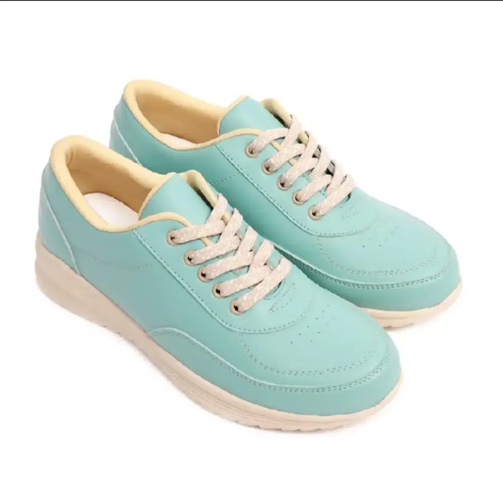 Sepatu wanita santai