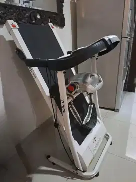 Dijual Treadmil Merk IReborn Model Venice