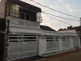 Disewakan rumah dalam komplek dekat plaza bintaro