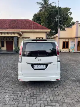 Jual serena HWS tahun 2015 NIK 2014