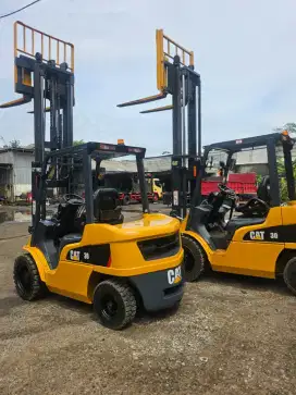 Forklift 3 Ton siap kerja Caterpillar 2020