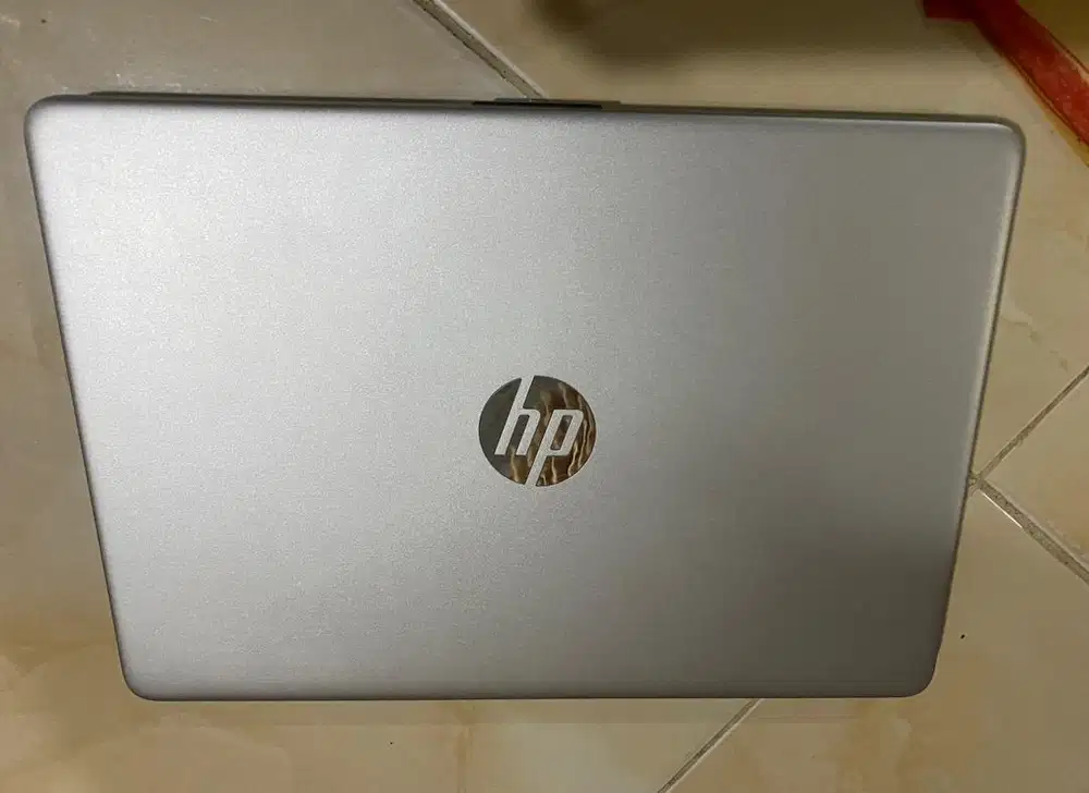 Jual cepat laptob merk Hp, Ryzen 5 - 5500U, Ram 8 Gb,  SSD 512 Gb