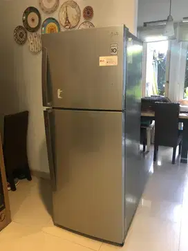 Kulkas LG 300 liter