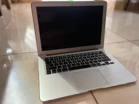 Macbook Air 13 inch Like New