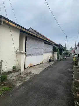 Jual cepat bisa untuk kost,gudang.kantor,rumah tinggal