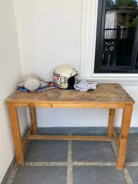 Meja kayu palet