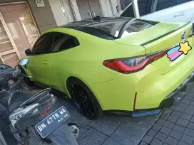 BMW M4 COUPE AT