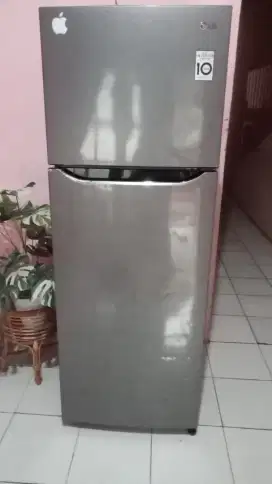 Dijual kulkas 2 pintu