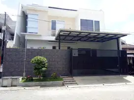 Rumah di Kutisari Besar
