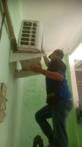 Kami menerima jasa layanan service ac panggilan