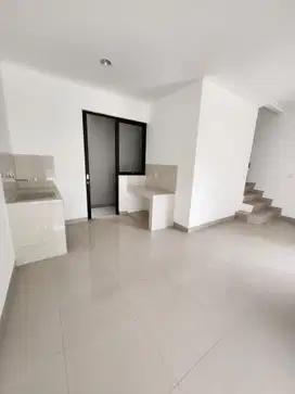Di sewakan rumah PIK2 2 kamar tidur 2 lantai 6x10 include AC