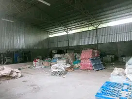 DI SEWAKAN GUDANG 300m