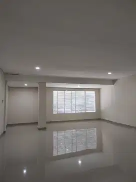 Disewa Ruko Jl Ir Juanda Pasar Baru, Rapi Siap Pakai