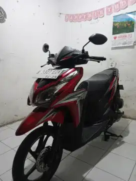 Vario kzr warna merah