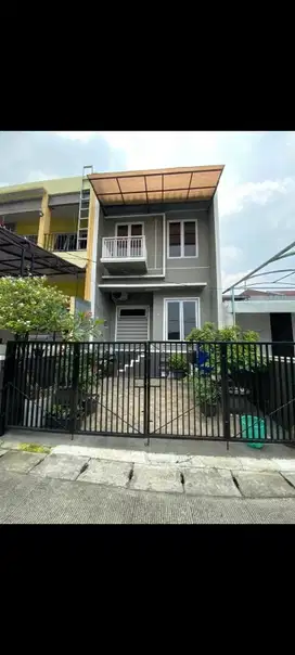 Dijual Rumah 21/2 lantai  di Kelapa Gading,BCS