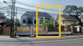 Disewakan Ruang Usaha, 3 Lantai, Luas 750m2 di Kemang Timur, Jak-Sel