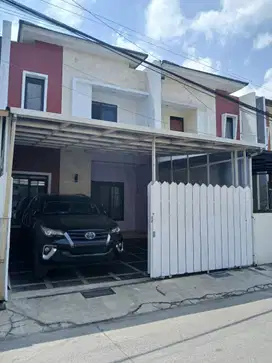 rumah 2 lantai main road siap huni Cisaranten Arcamanik