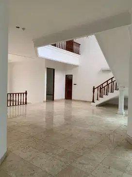 Disewakan Rumah terawat, siap huni, Kemang, Jakarta Selatan