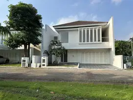 Rumah Minimalis Modern Punya 2 gate Manyar Semolowaru lebar12 ada 4KT