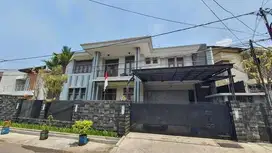 DIJUAL RUMAH SEMI FURNISHED SAYAP RIAU CIHAPIT DEKAT DAGO SUPRATMAN