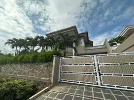 dijual rumah  mewah 2 lantai di cinere