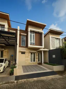 Dijual Rumah 2 Lantai Modern Minimalis di Tengah Kota Malang Siap Huni