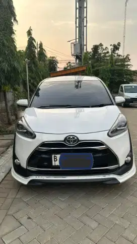 Toyota Sienta Q AT 2018