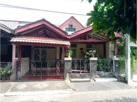 Rumah asri dalam komplek Pamulang Estated