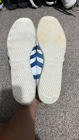 Sepatu Adidasss