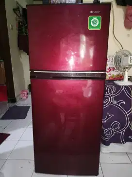 Dijual kulkas sharp 2 pintu