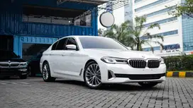 BMW 530i Opulence 2.0 AT Facelift Special