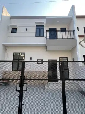 I Dijual rumah siap huni daerah metland puri