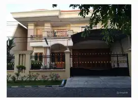 Dijual Rumah Manyar Jaya 2 Lantai Siap Huni Row Jalan Lebar