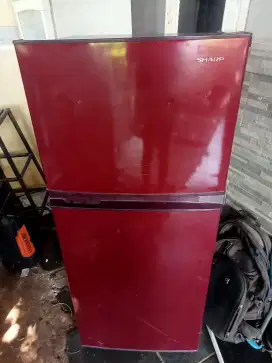 Kulkas sharp 2 pintu